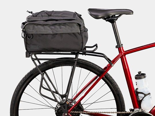 BontragerMIKUtilityTrunkWithPanniers_22739_A_Alt2